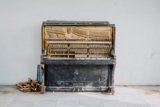 What defects can be found in a used piano and how to repair them?
